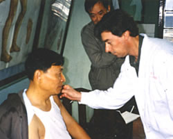Shanghai Peoples No 1 One Hospital - Alan treating a patient
